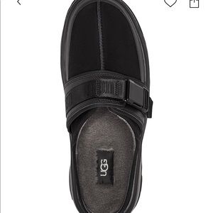 Mens UGG home shoes. Size 9